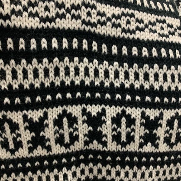 Old Navy black & white winter knitted scarf (NWT) unisex - Picture 3 of 9